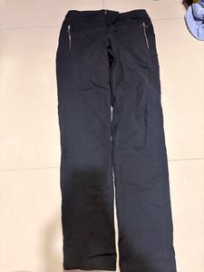Black zippered casual pants