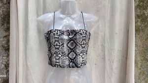 I. Stylish Snake Print Crop Top