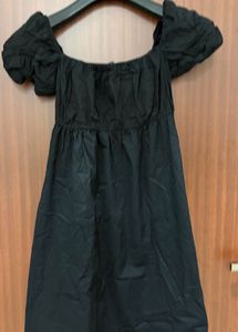 Chic Black Off-Shoulder Puff Sleeve Dress