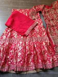 Stunning Red &amp; Gold Embroidered farshi garara and
