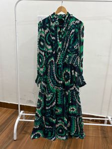 Abstract Retro print Maxi with smocked cuffs