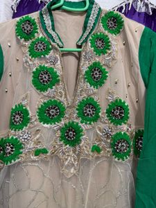 Elegant Green Embroidered Kurta Set( Now At 750)