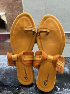 Stylish Brown Toe-Ring Sandals