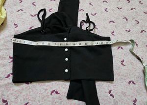 Chic Black Crop Top with Oversized Bow