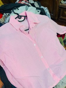 Chic Pink Striped Cropped Shirt