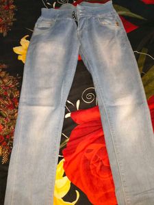 Light Wash High-Waisted Jeans