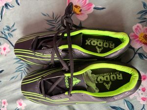 sports football shoes