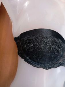 Black Lace Strapless Bra