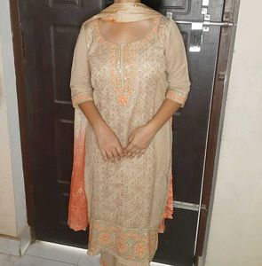 Elegant Golden embroidery suit