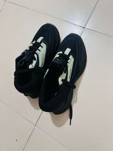Duke Black Running Shoes