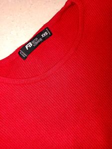 Chic Red Ribbed Cut-Out Top