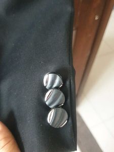 Classic Black Suit 42 size cot n 32 s pent