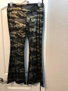 2629. Women's Camouflage Flare Pants