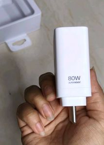 Oppo SuperVOOC 80W Power Adapter