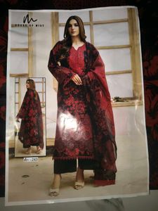 Elegant Red &amp; Black Floral Kurta S