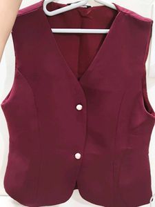 Chic Maroon Sleeveless vest top