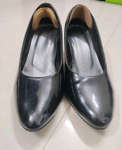 Formal Black Pumps