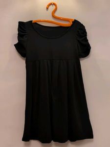 Cute Black Dress with puffed sleeves