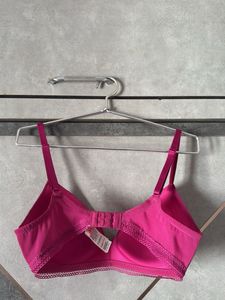 Chic Lace Pink Bra
