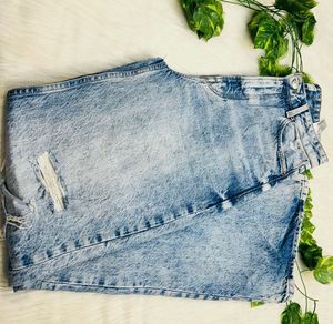 Distressed Wide Leg Jeans