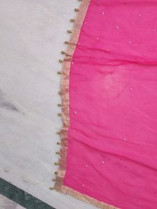 🆕✨Chiffon hot pink Dupatta..with light golden border and ghungroo💝