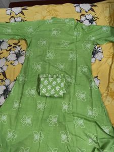 Beautiful Green Kurta Set with Floral Print