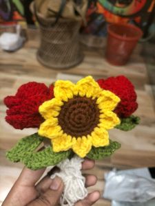 Crochet Sunflower &amp; Rose  bouquet  keycha