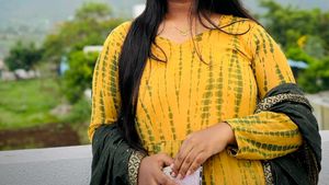 Yellow &amp; Green Tie-Dye Kurta Set