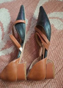 Chic Two-Tone Heel Sandals