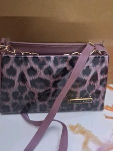 Chic Leopard Print Crossbody Bag