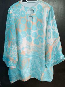 🌸Floral Print Top Size Medium