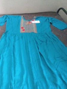 Elegant Turquoise Embroidered Kurta