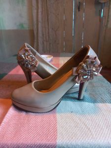 Lady Bird Heels - Stylish Pumps Size 37