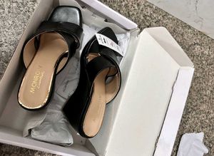 Monrow Essentials Black Wedge Sandals