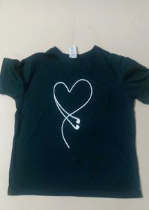 Stylish green T-Shirt with Heart Earphone Design