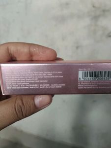 Hilary Rhoda Shimmer Makeup Fixer