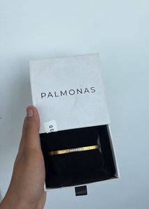 Elegant Gold Bangle with Crystals