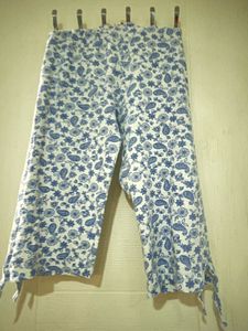 Floral Print Capri Pants