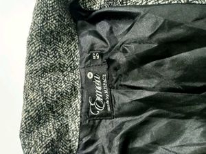 Chic Tweed Blazer with Black Trim XS