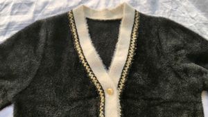 Chic Black &amp; White Cardigan