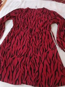 Chic Red Tiger Print Dress