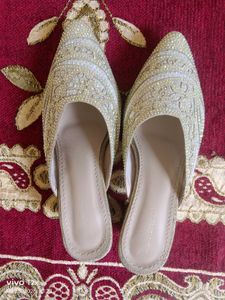 Embellished Pointed Toe Mules