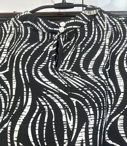 Stylish Black &amp; White Print Tunic Top
