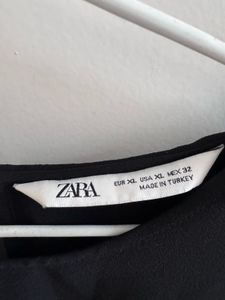 Zara - Elegant Black Pleated Hem Top