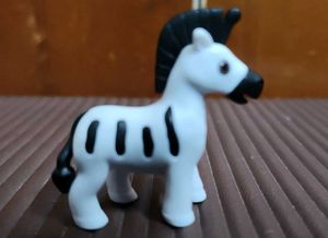 2 kinderjoy animal toys