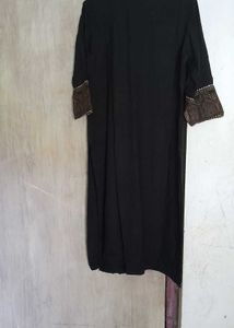 Elegant Black Kurta with Embellished Sleeves
