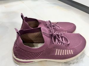 woman Purple Knit Sneakers