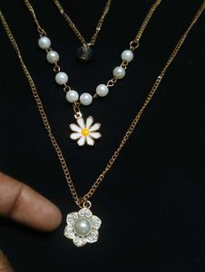 Layered Daisy &amp; Pearl Necklace
