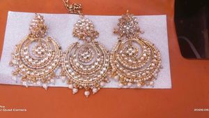 Plated Kundan &amp; Pearl Studded Maang Tikka Earring