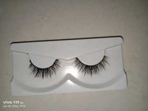 MARS EYELASHES